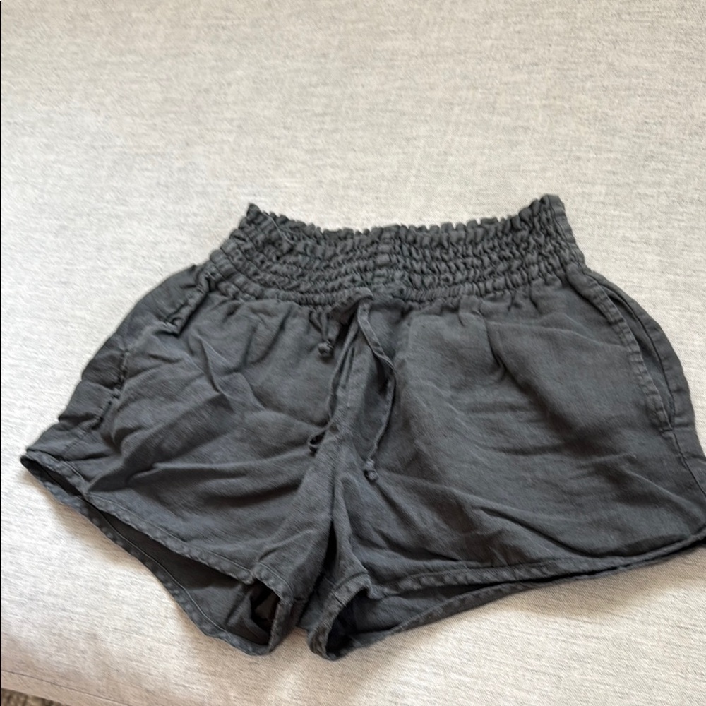 Cloth & Stone Gray High Waist Shorts